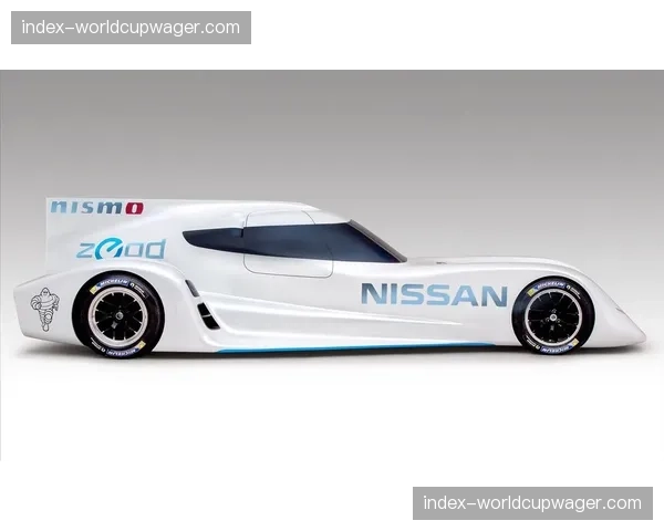 技术观察:梅赛德斯W17赛车在高速弯角仍存“海豚跳”迹象 技术观察:梅赛德斯W17赛车在高速弯角仍存“海豚跳”迹象